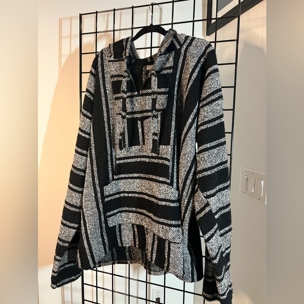 XXL Baja hoodie Huge black and white